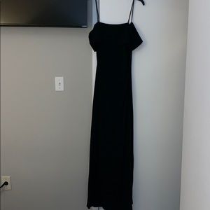 LAUNDRY OFF THE SHOULDER GOWN